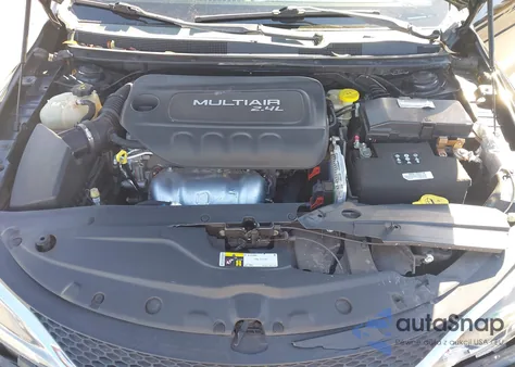 2015 Chrysler 200 Limited z USA, uszkodzony, nr VIN 1C3CCCABXFN552434